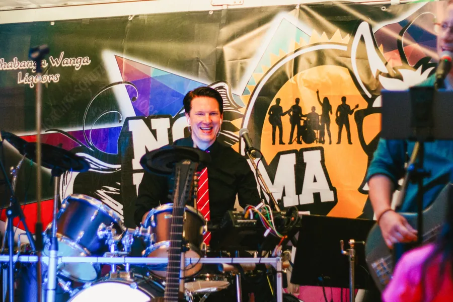 No Drama Lama live auf der Bühne
